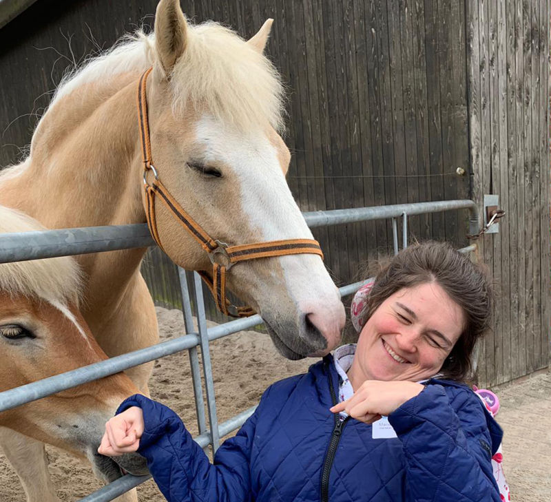 Freude durch natürliche Zuneigung durch Tieren empfinden